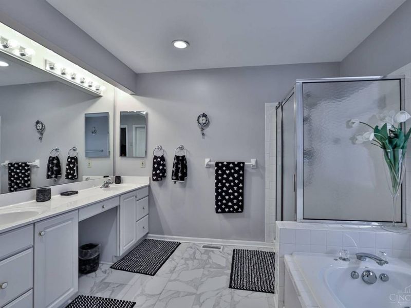 9829 Orchard Club Drive, Montgomery, OH 45242 Photo 31