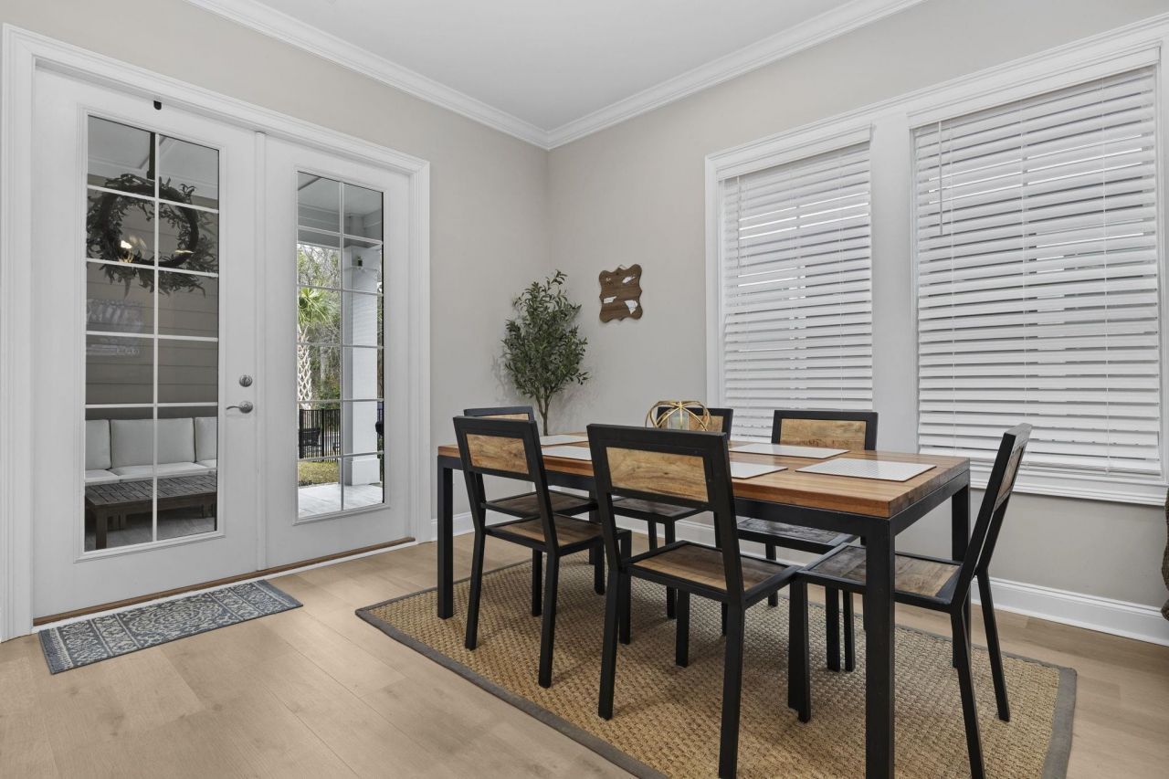 320 Saint Julian Ln. Photo 10