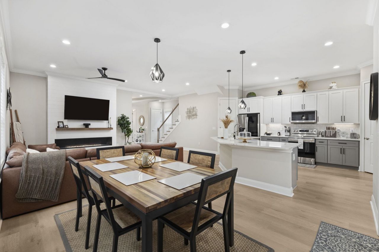 320 Saint Julian Ln. Photo 11