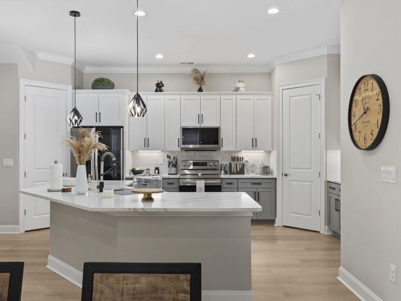 320 Saint Julian Ln. Photo 12