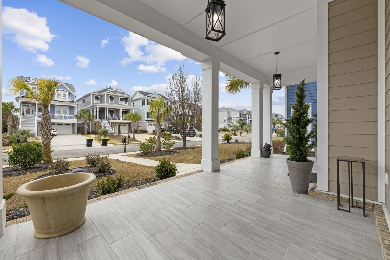 320 Saint Julian Ln. Photo 4