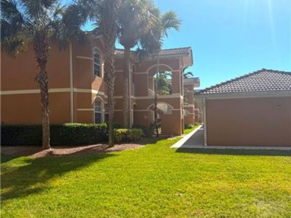 1089 Winding Pines CIR, Unit 102, CAPE CORAL, FL 33909