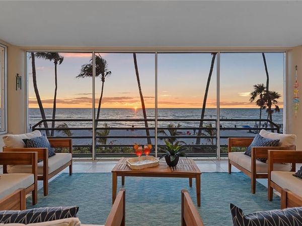 30 3rd AVE S, NAPLES, FL 34102