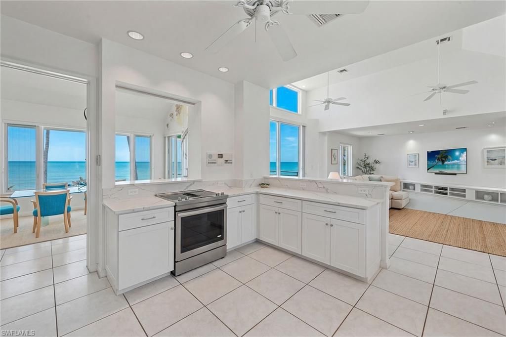 30 3rd Ave S, Naples, FL 34102 Photo