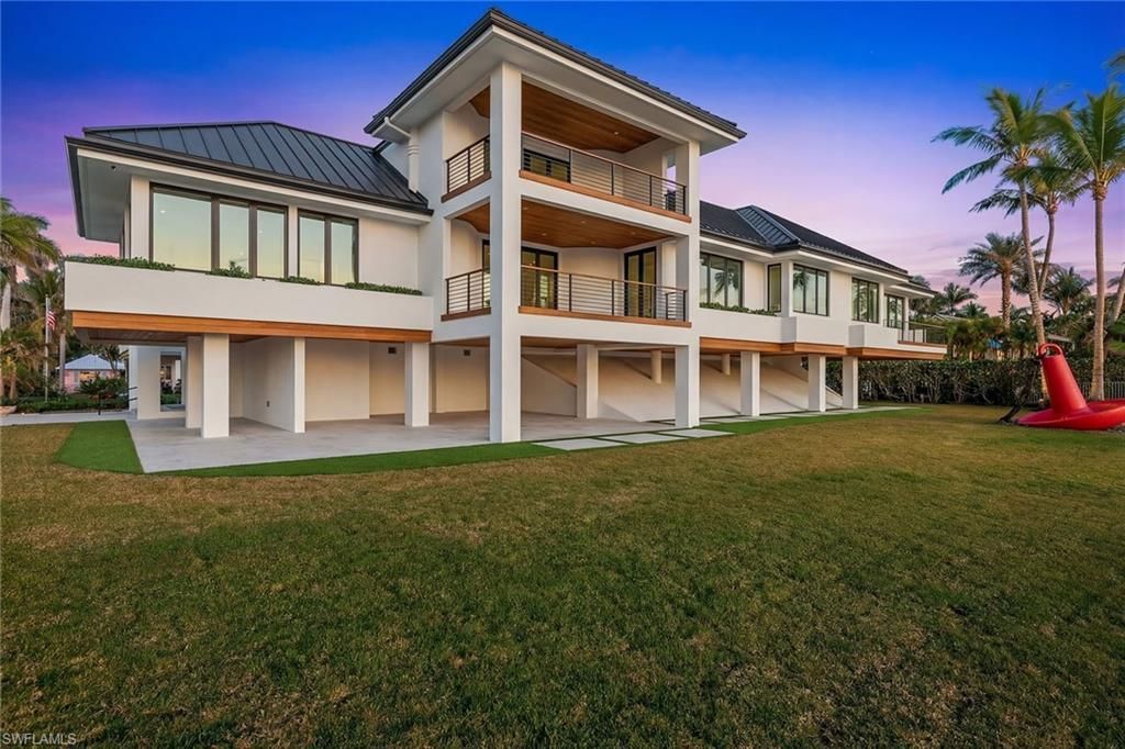 30 3rd Ave S, Naples, FL 34102 Photo