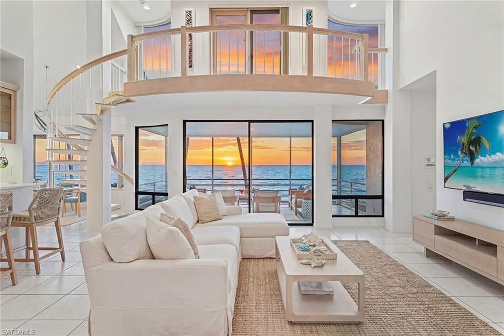 30 3rd Ave S, Naples, FL 34102 Photo