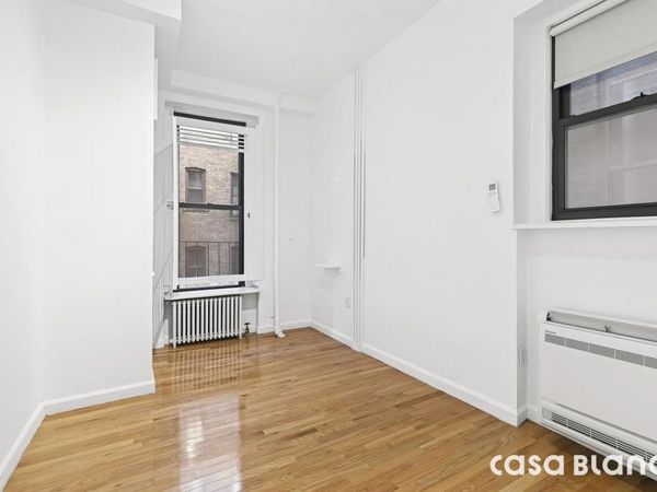 212 W 105th Street, Unit 1-W, Manhattan, NY 10025