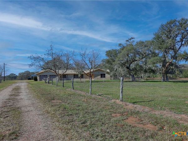 1168 County Road 450, Hallettsville, TX 77964