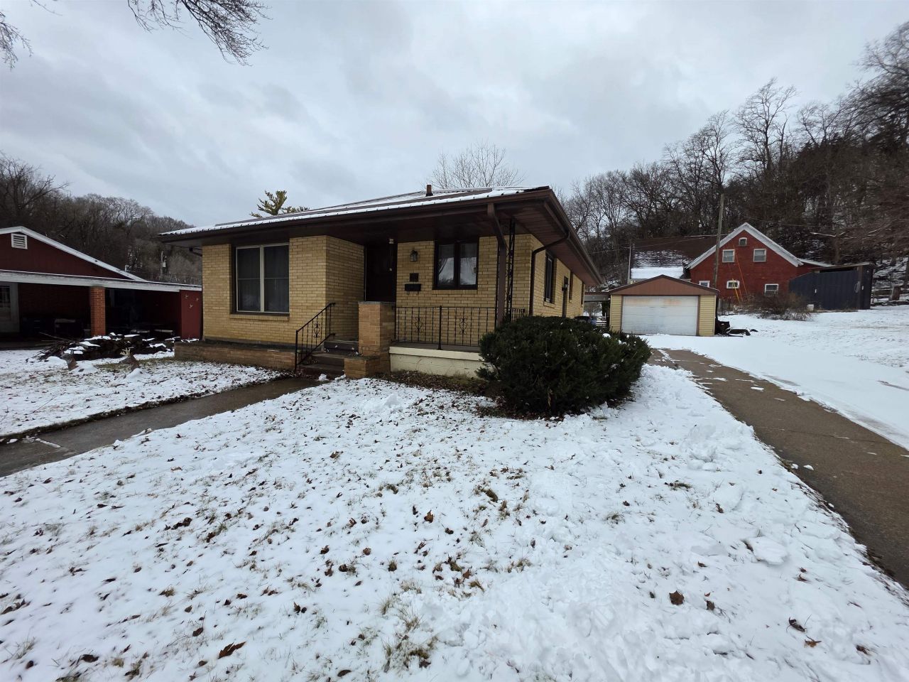 610 Kurt Court, Dubuque, IA 52001 Main Photo