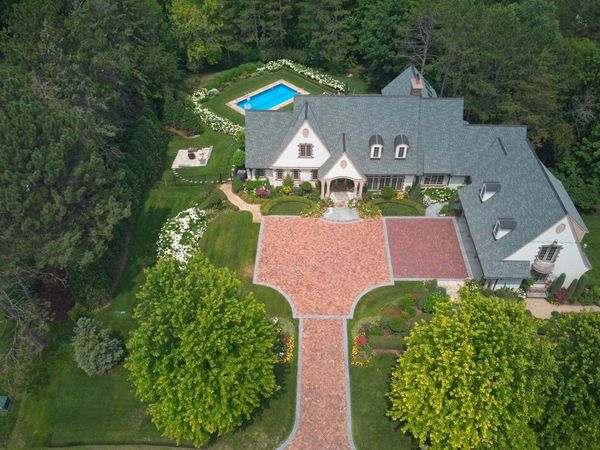 325 Highcroft Lane, Wayzata, MN 55391