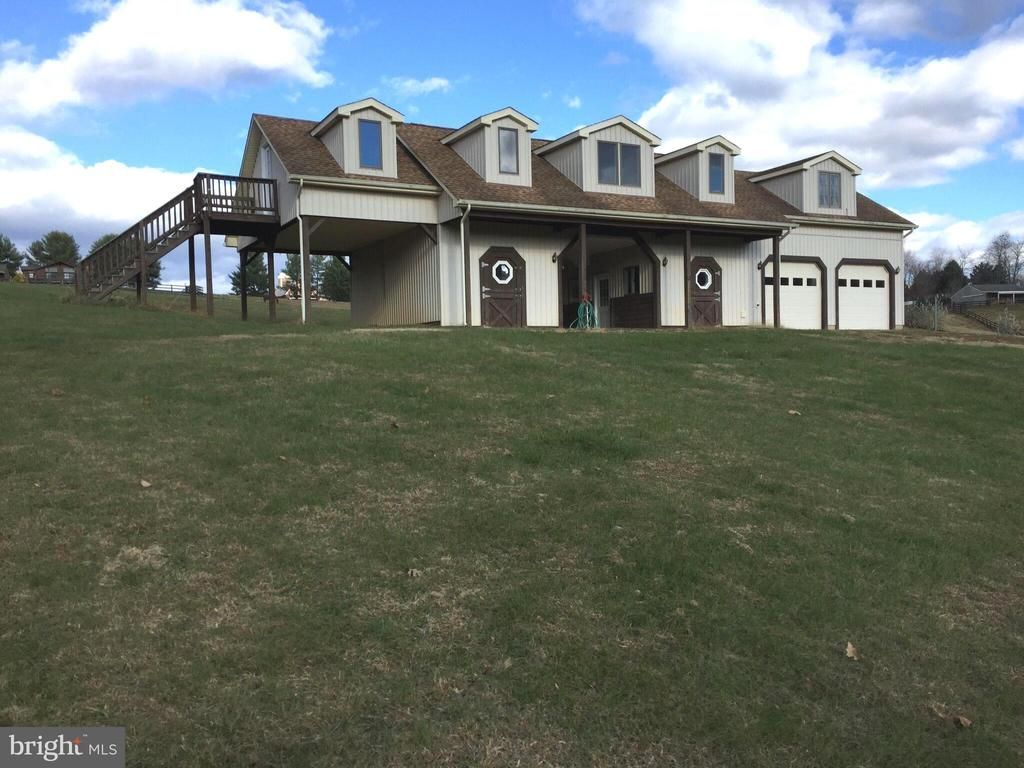 9078 NW Barn Apt. Knoll Run, Marshall, VA 20115 Main Photo