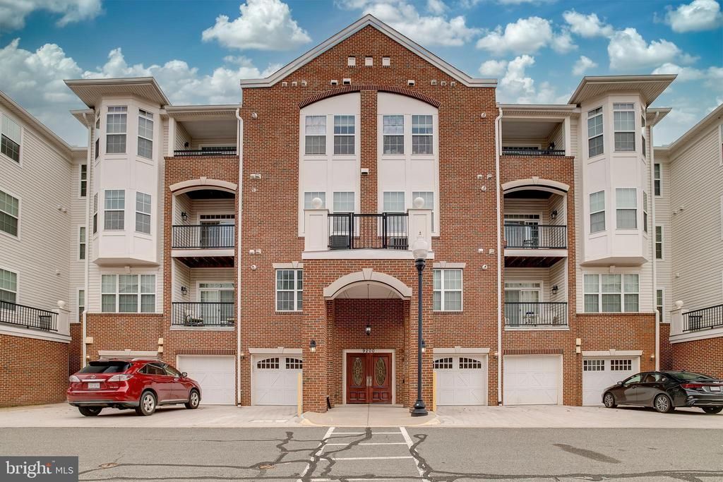 9200 Charleston Drive, Unit 301, Manassas, VA 20110 Main Photo