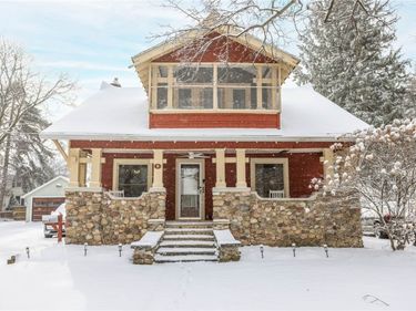 8 Elm Street, Le Roy, NY 14482