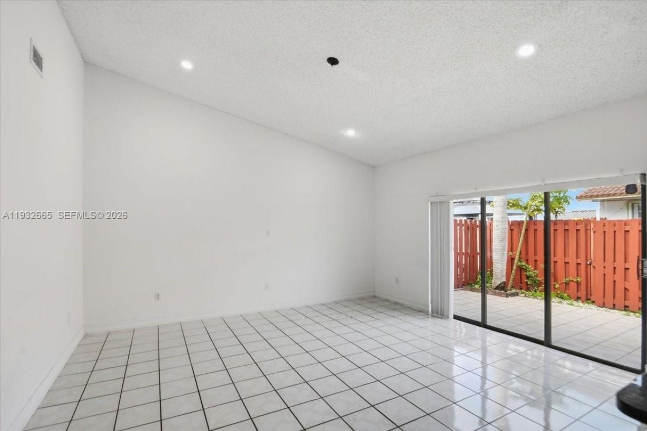 13521 SW 62nd St, Unit 119, Miami, FL 33183 Photo