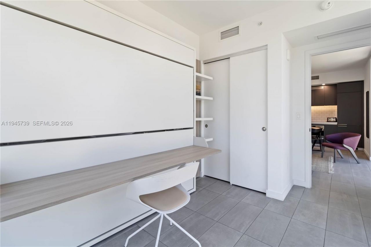 227 NE 2nd St, Unit 2506, Miami, FL 33132 Photo