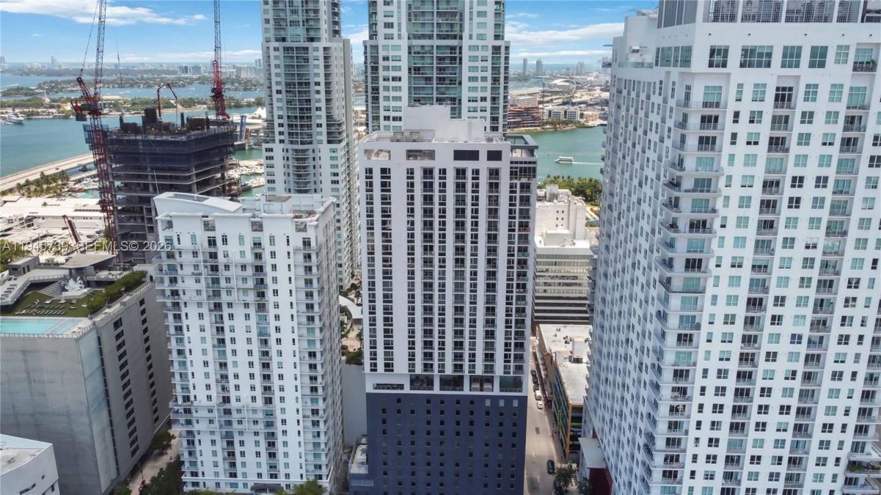 227 NE 2nd St, Unit 2506, Miami, FL 33132 Photo