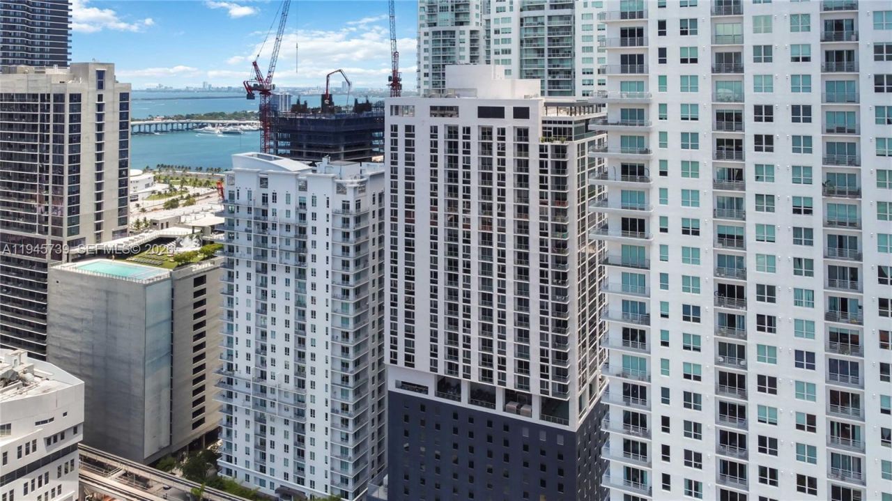 227 NE 2nd St, Unit 2506, Miami, FL 33132 Photo