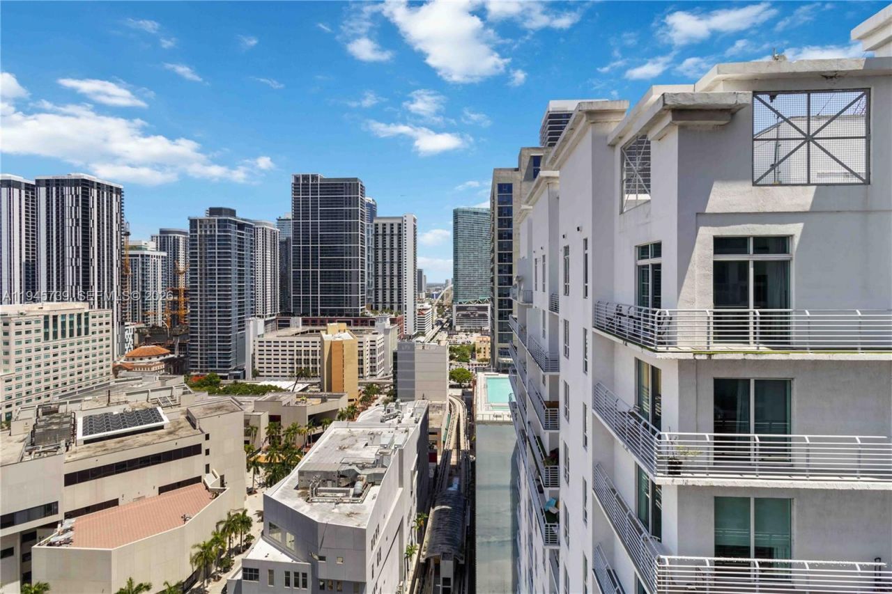 227 NE 2nd St, Unit 2506, Miami, FL 33132 Photo