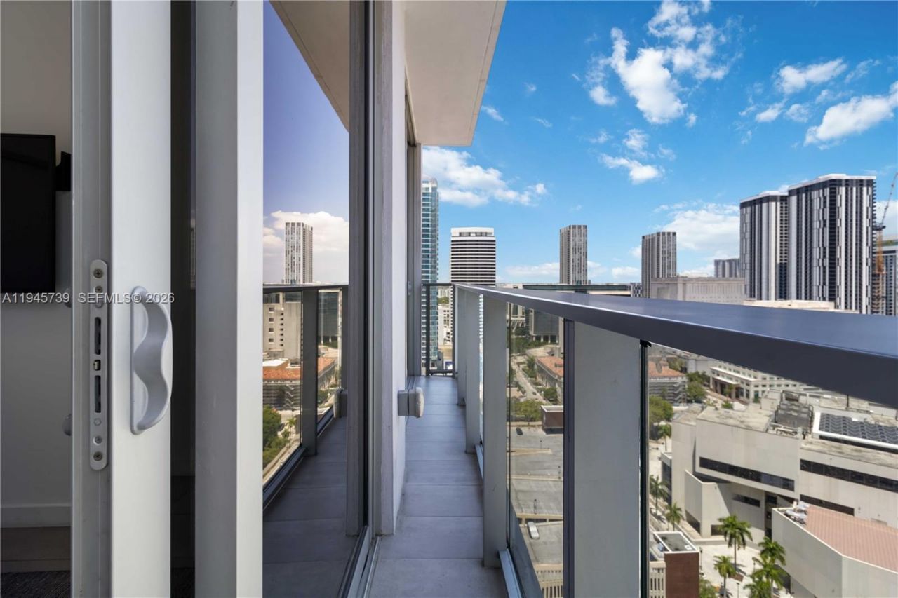 227 NE 2nd St, Unit 2506, Miami, FL 33132 Photo