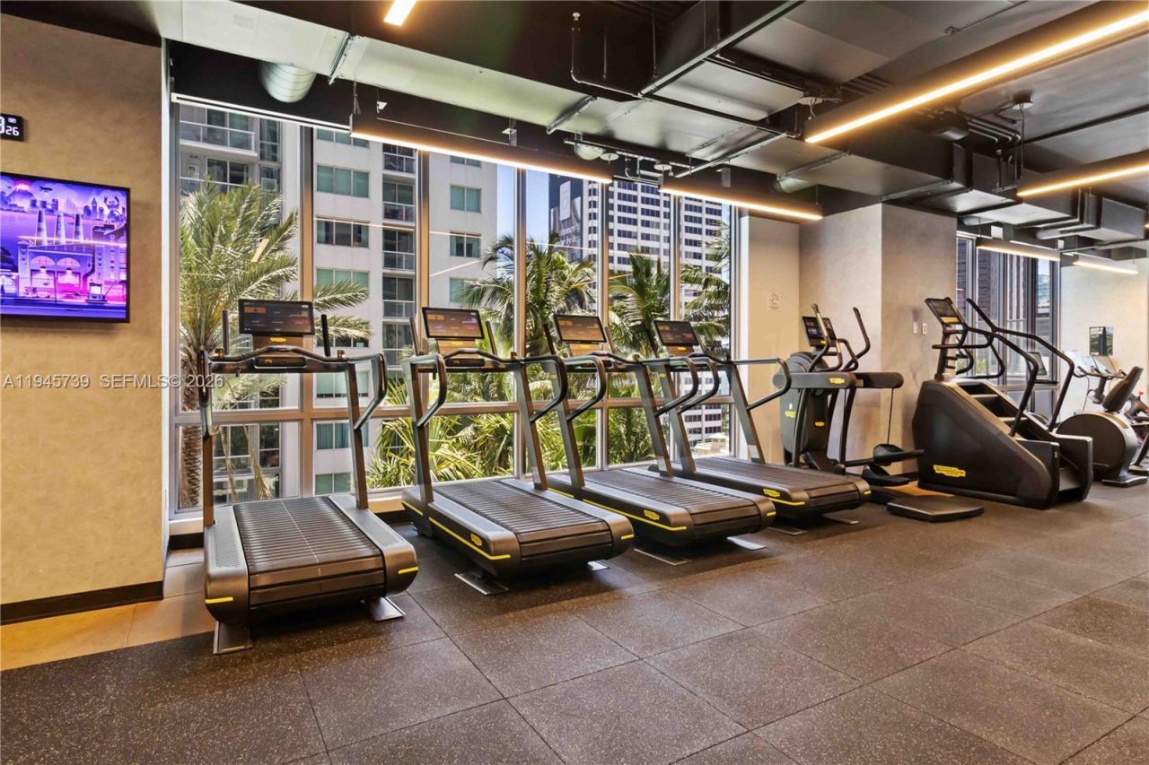 227 NE 2nd St, Unit 2506, Miami, FL 33132 Photo