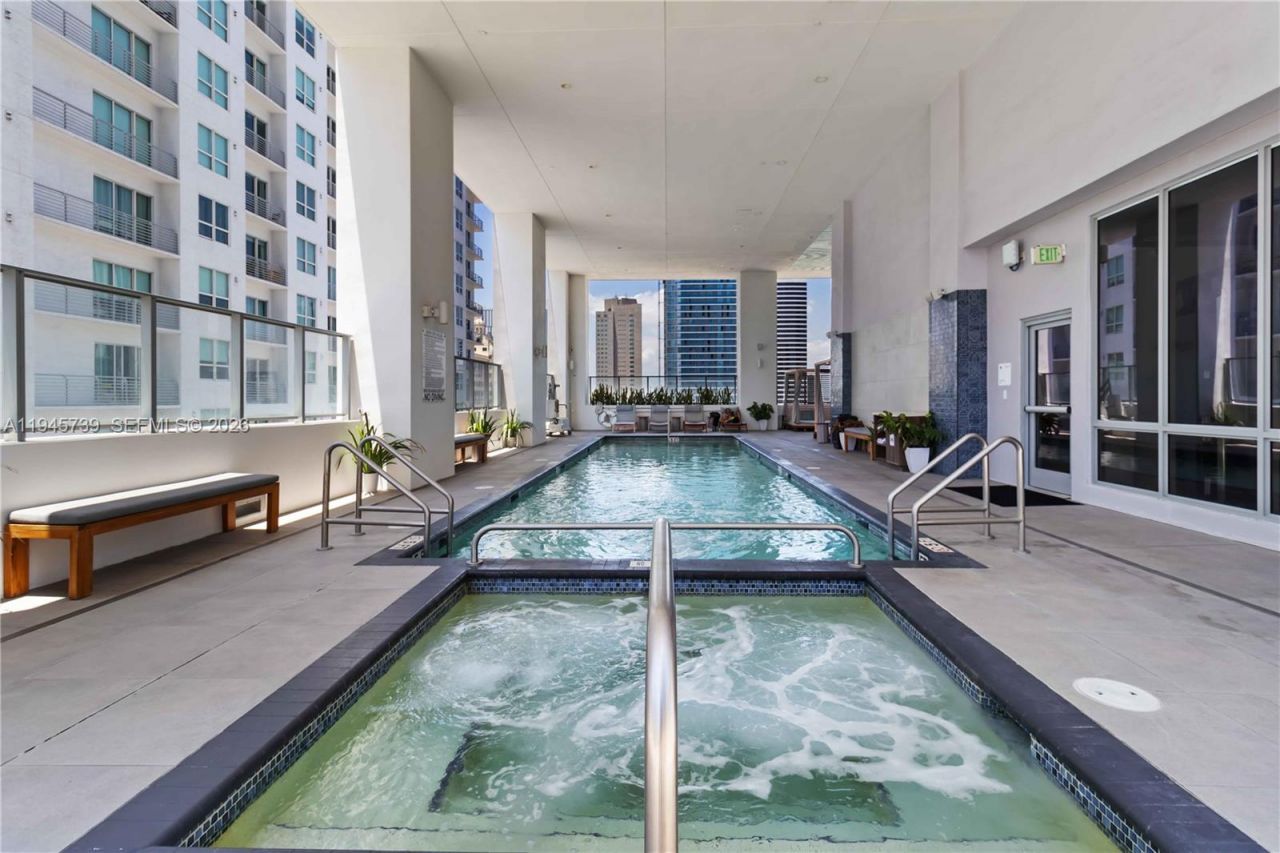 227 NE 2nd St, Unit 2506, Miami, FL 33132 Photo