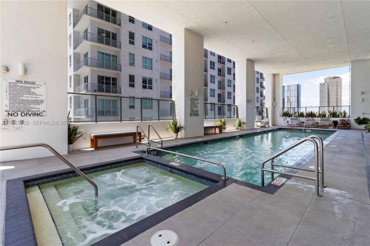227 NE 2nd St, Unit 2506, Miami, FL 33132 Photo