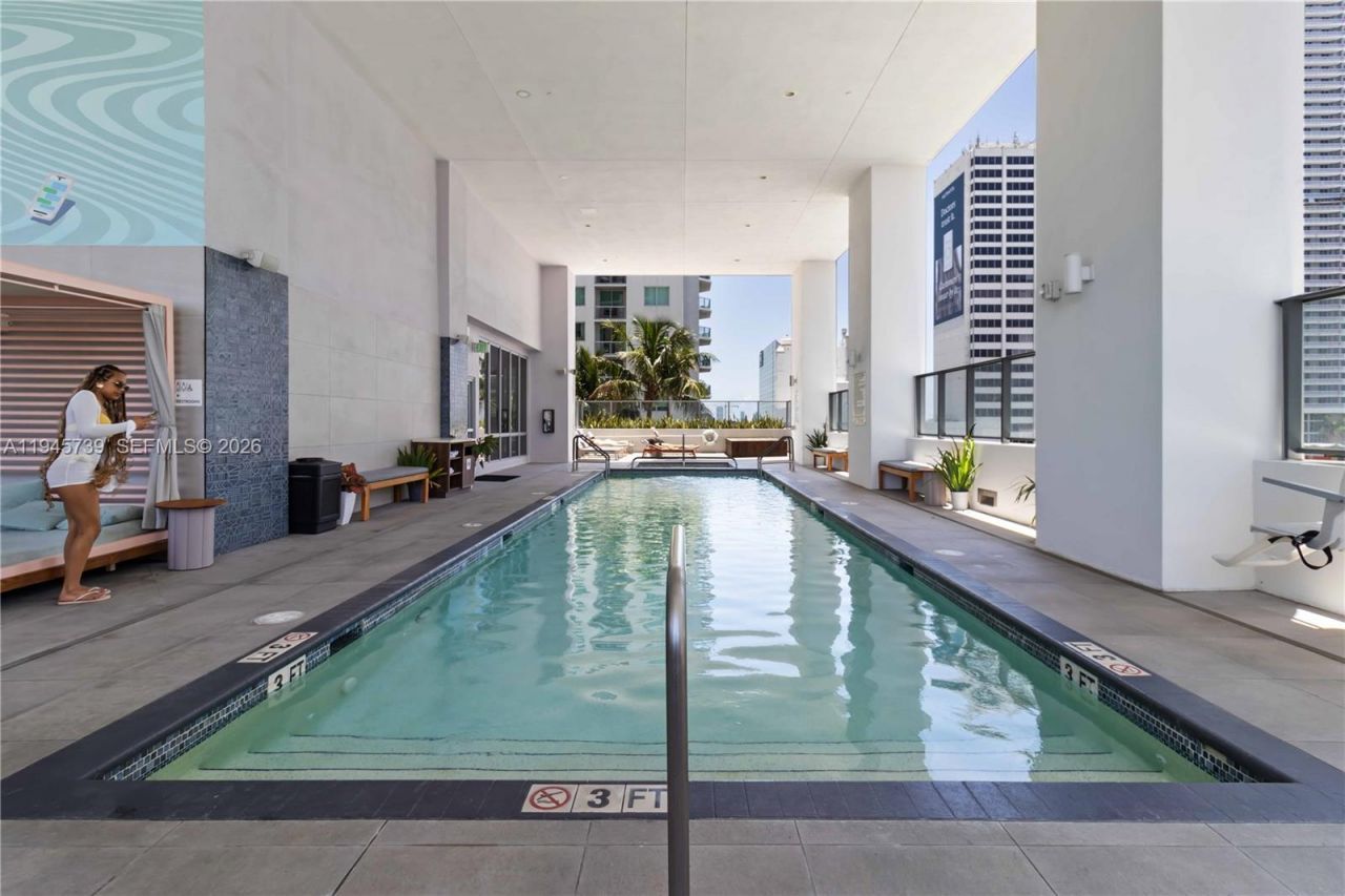 227 NE 2nd St, Unit 2506, Miami, FL 33132 Photo