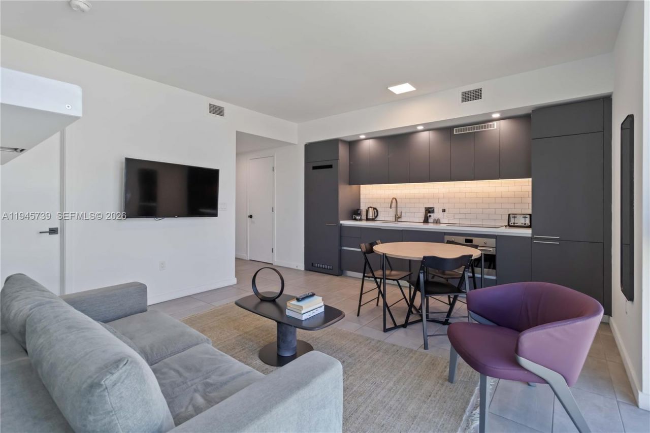 227 NE 2nd St, Unit 2506, Miami, FL 33132 Photo