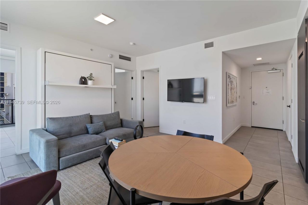 227 NE 2nd St, Unit 2506, Miami, FL 33132 Photo