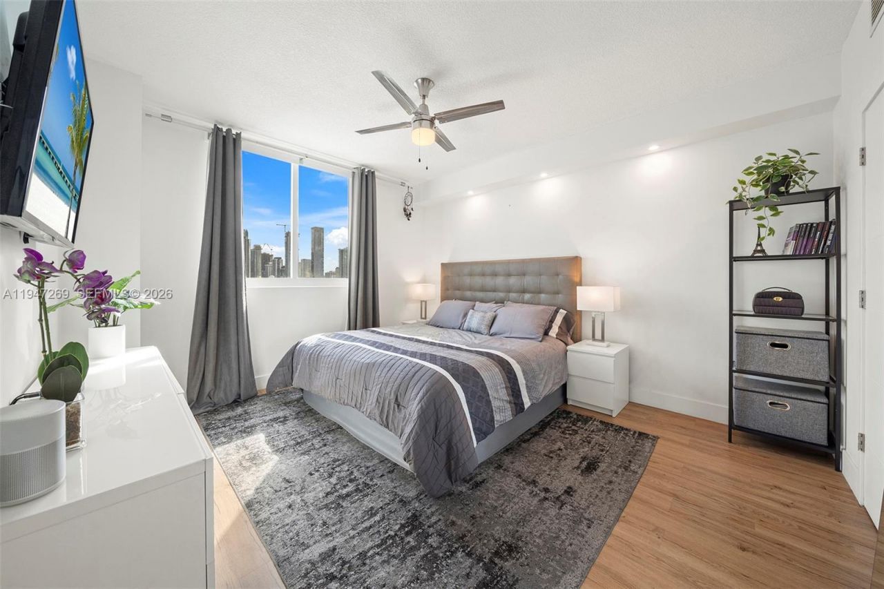 275 NE 18th St, Unit 1207, Miami, FL 33132 Photo