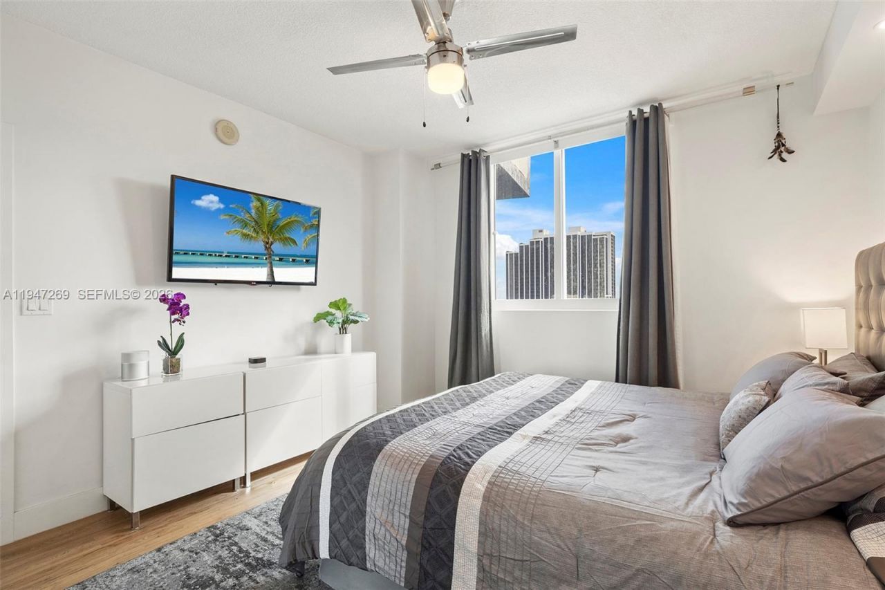 275 NE 18th St, Unit 1207, Miami, FL 33132 Photo