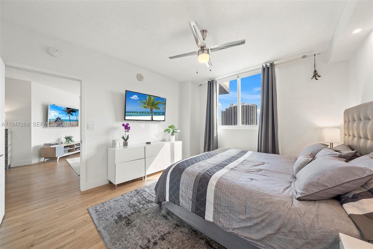 275 NE 18th St, Unit 1207, Miami, FL 33132 Photo