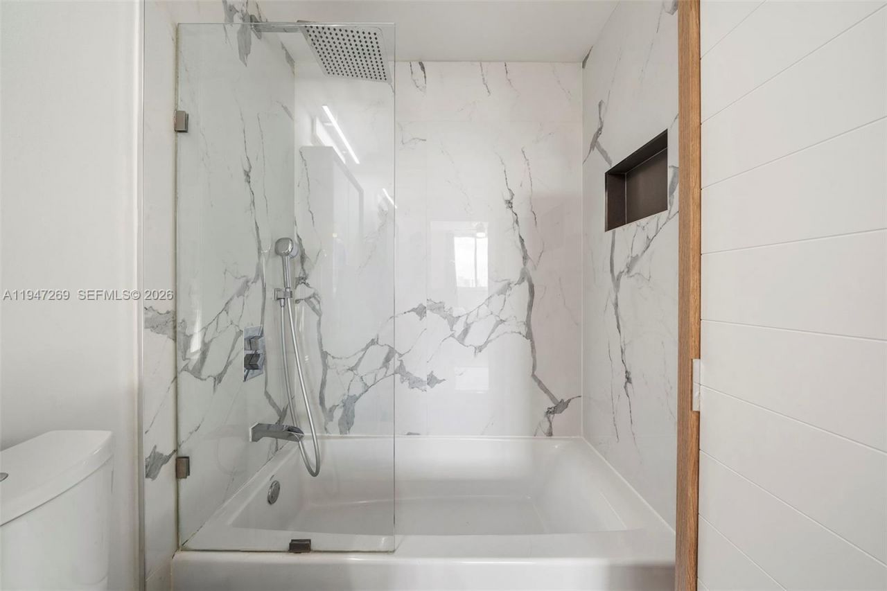 275 NE 18th St, Unit 1207, Miami, FL 33132 Photo