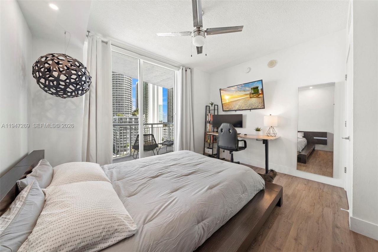 275 NE 18th St, Unit 1207, Miami, FL 33132 Photo