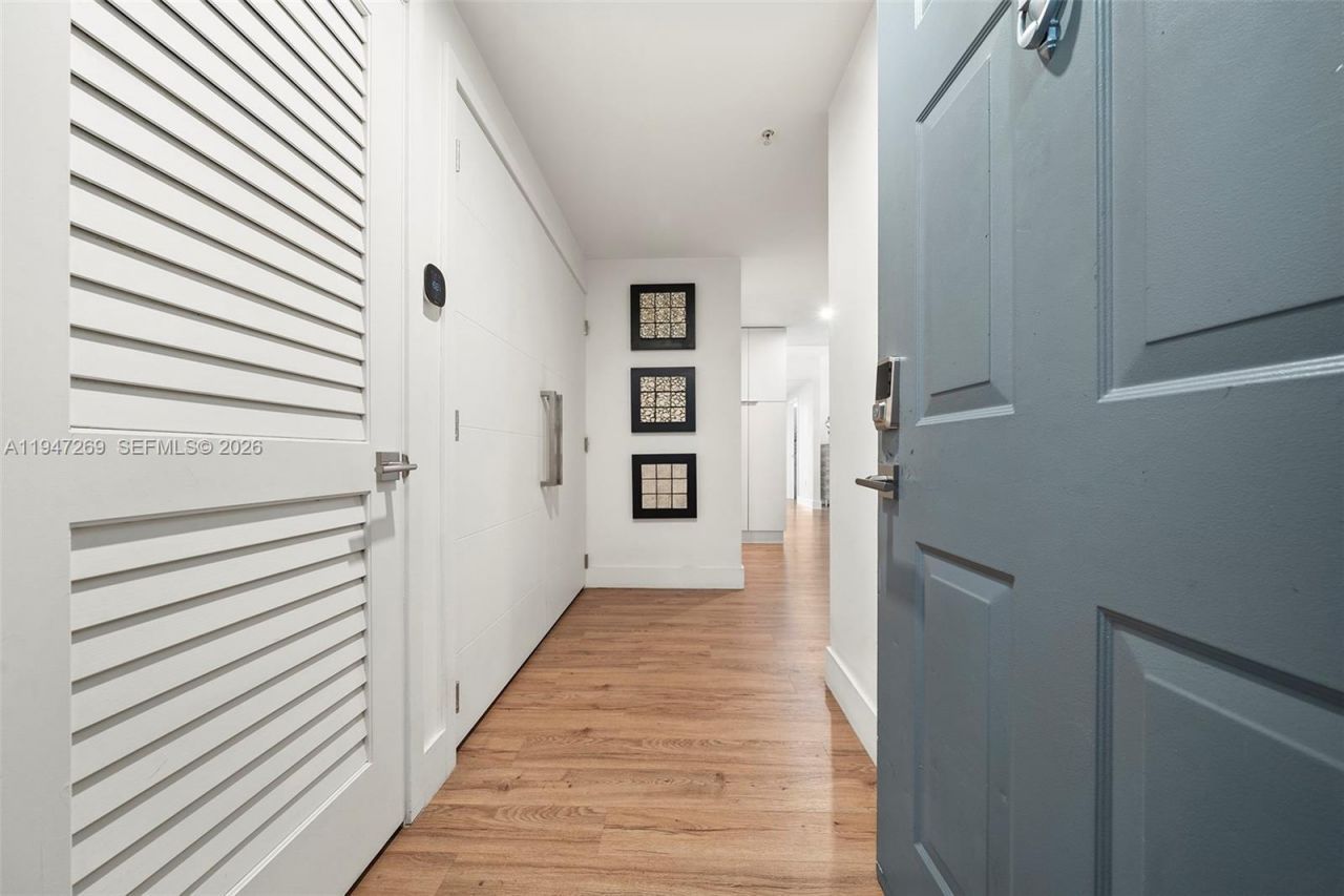 275 NE 18th St, Unit 1207, Miami, FL 33132 Photo