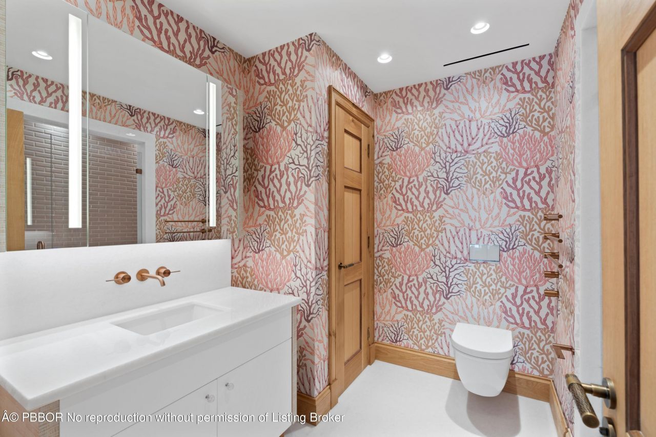 239 Emerald Lane, Palm Beach, FL 33480 Photo