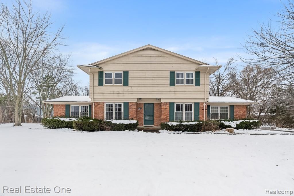 28777 W 11 Mile Road, Farmington, MI 48336 Main Photo