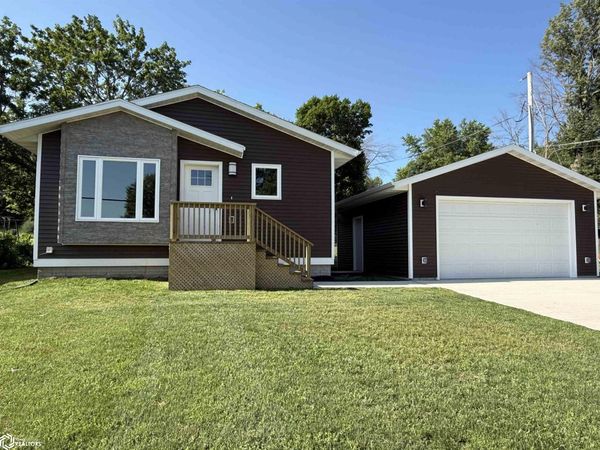 907 Broadway Street, Audubon, IA 50025