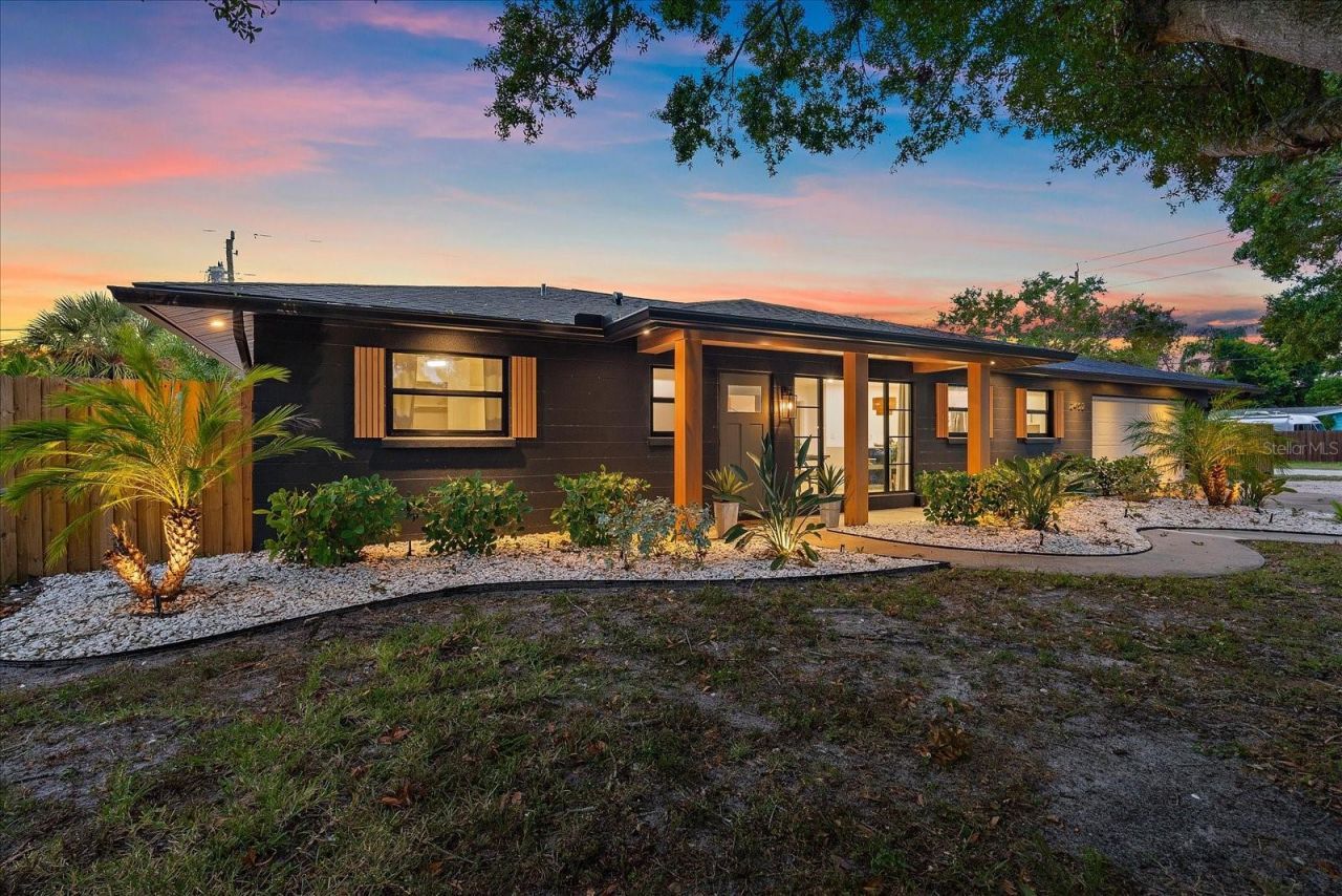 2402 Wisteria Street, Sarasota, FL 34239 Main Photo