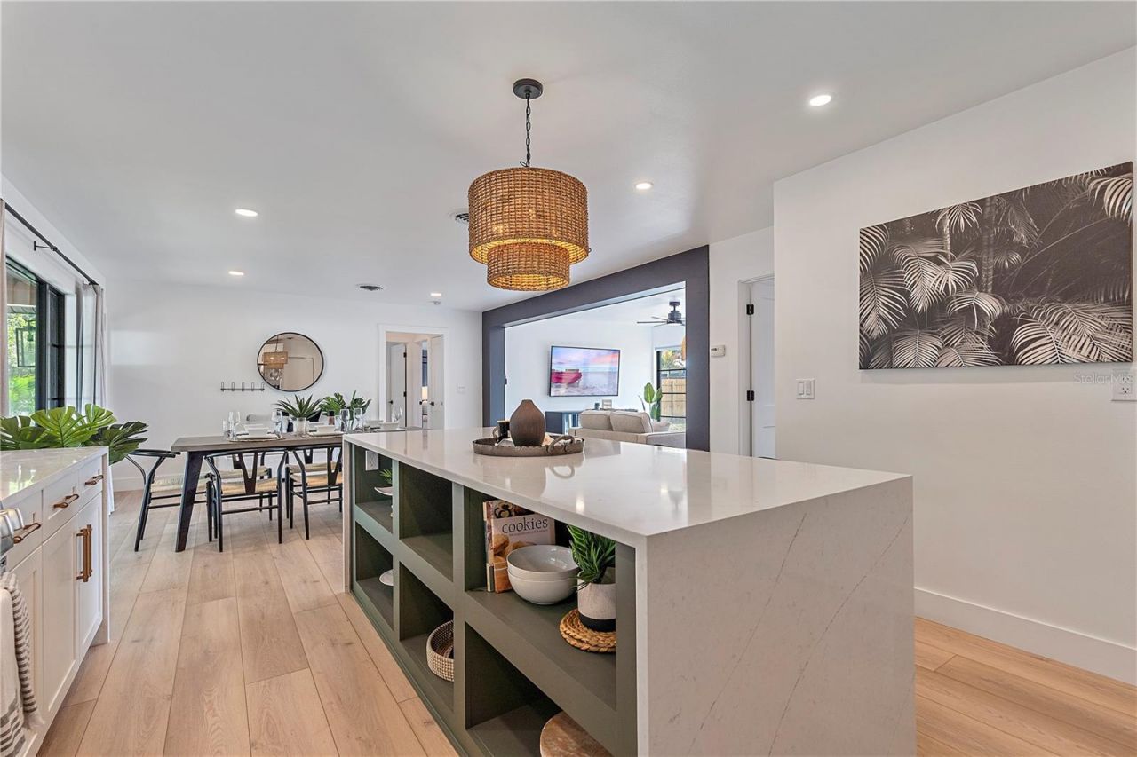 2402 Wisteria Street, Sarasota, FL 34239 Photo