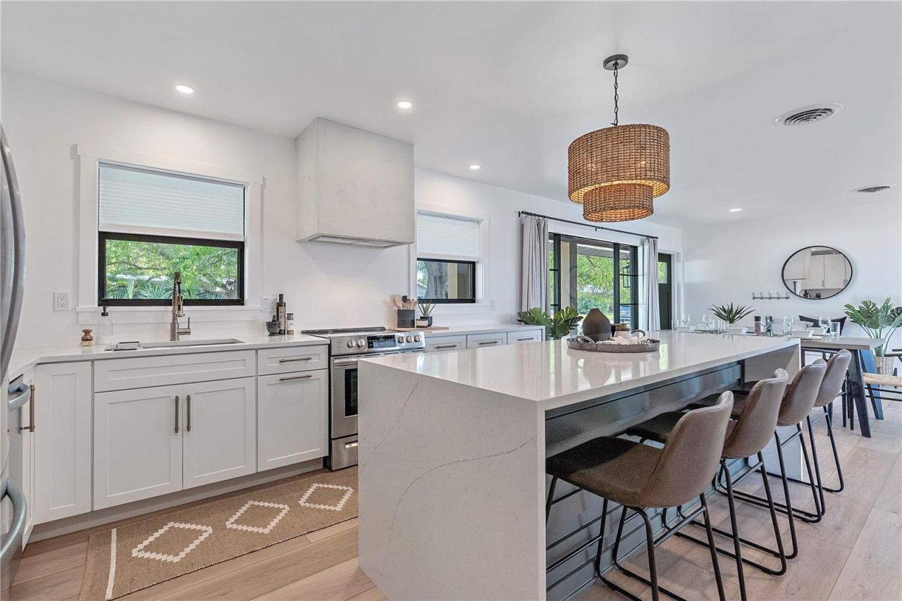 2402 Wisteria Street, Sarasota, FL 34239 Photo