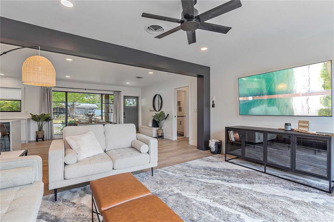 2402 Wisteria Street, Sarasota, FL 34239 Photo