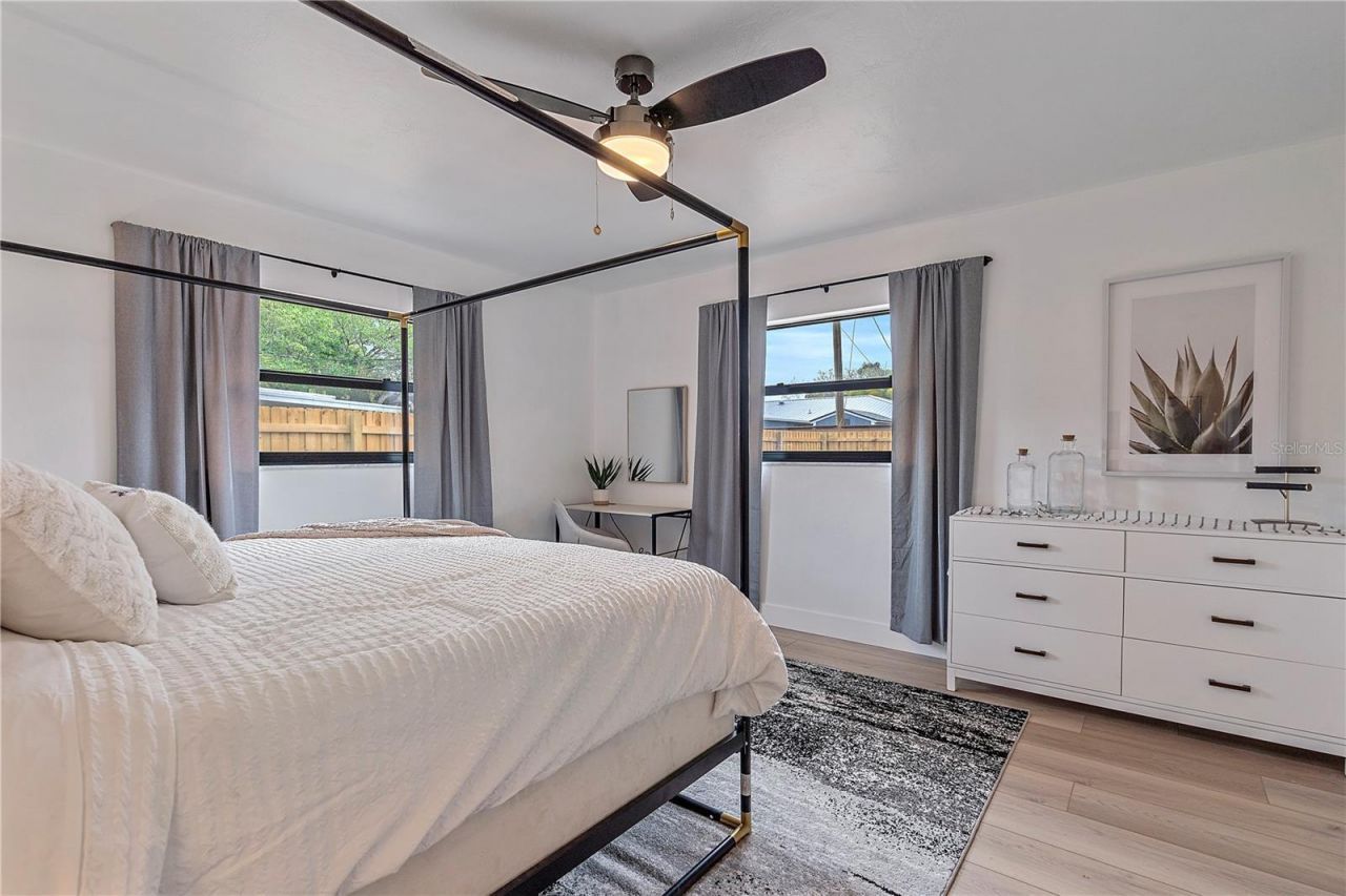 2402 Wisteria Street, Sarasota, FL 34239 Photo