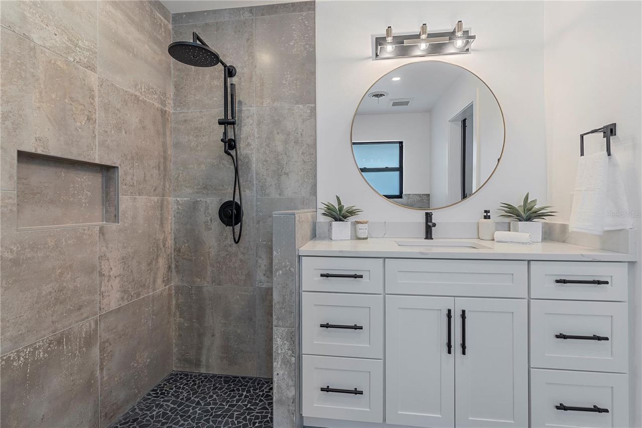 2402 Wisteria Street, Sarasota, FL 34239 Photo