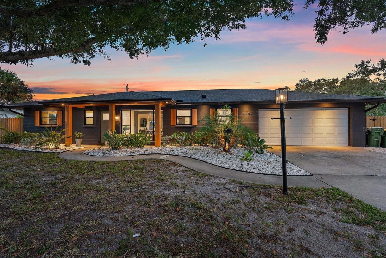 2402 Wisteria Street, Sarasota, FL 34239 Photo