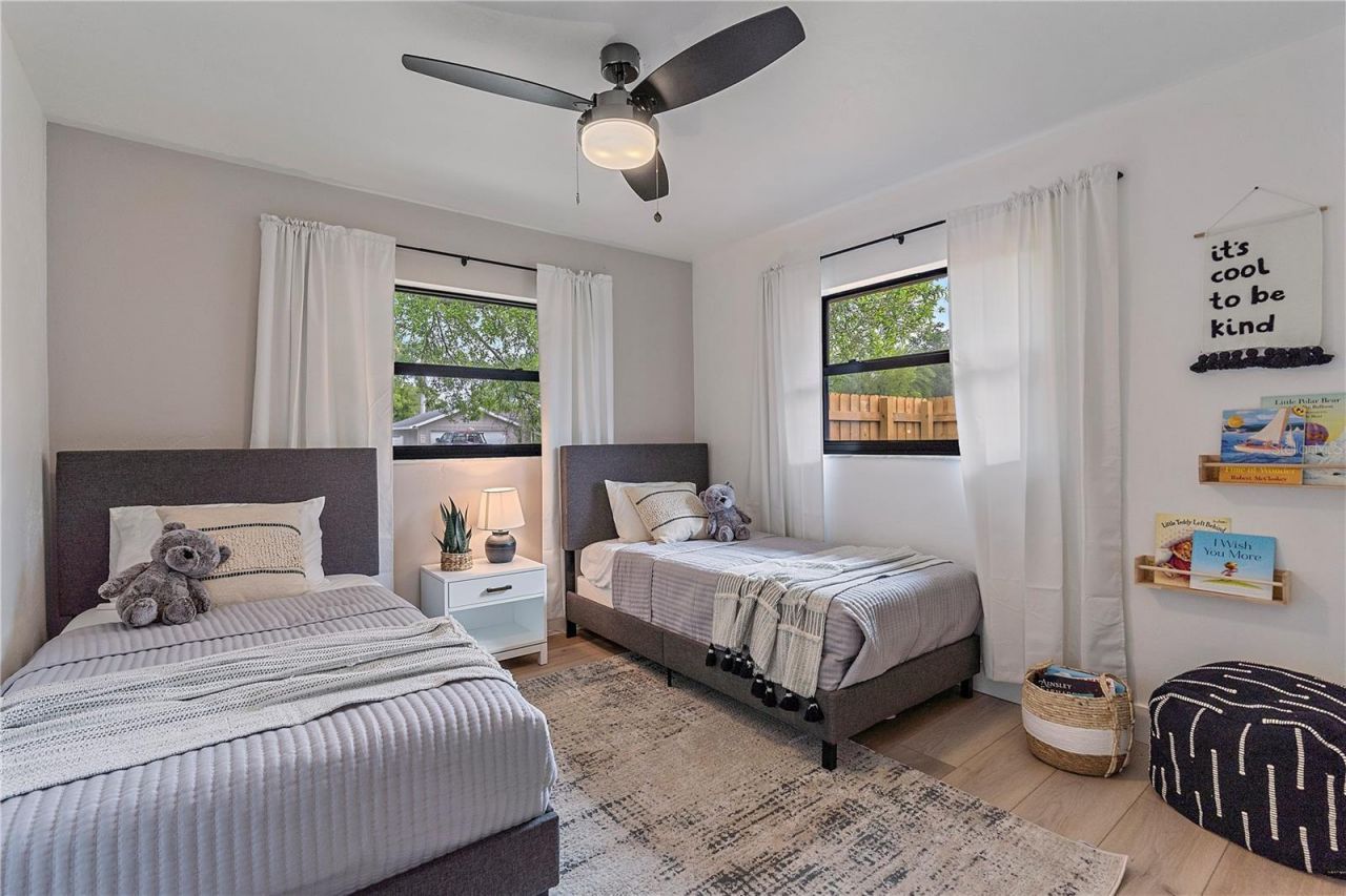 2402 Wisteria Street, Sarasota, FL 34239 Photo