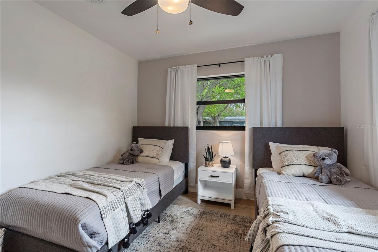 2402 Wisteria Street, Sarasota, FL 34239 Photo