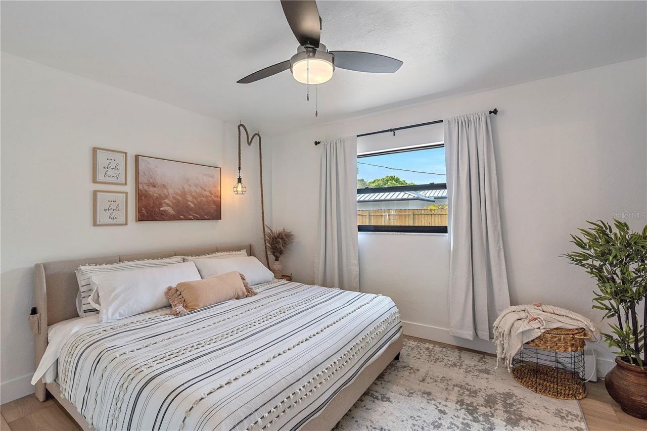 2402 Wisteria Street, Sarasota, FL 34239 Photo