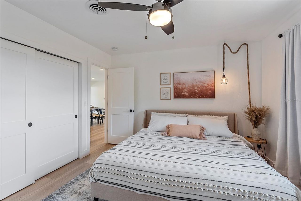 2402 Wisteria Street, Sarasota, FL 34239 Photo