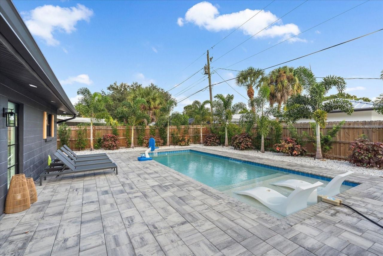 2402 Wisteria Street, Sarasota, FL 34239 Photo